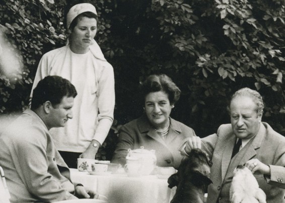 Bruno Kreisky with his family, 1965 Photo: Wenzel-Jelinek
